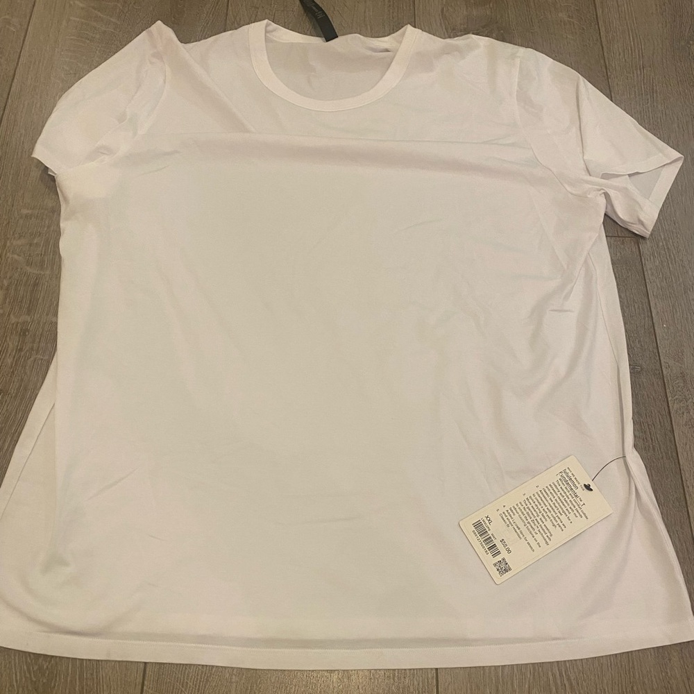 NWT Men’s Lululemon Fundamental T